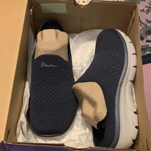 Skechers women’s  Navy Slip-On Sneakers